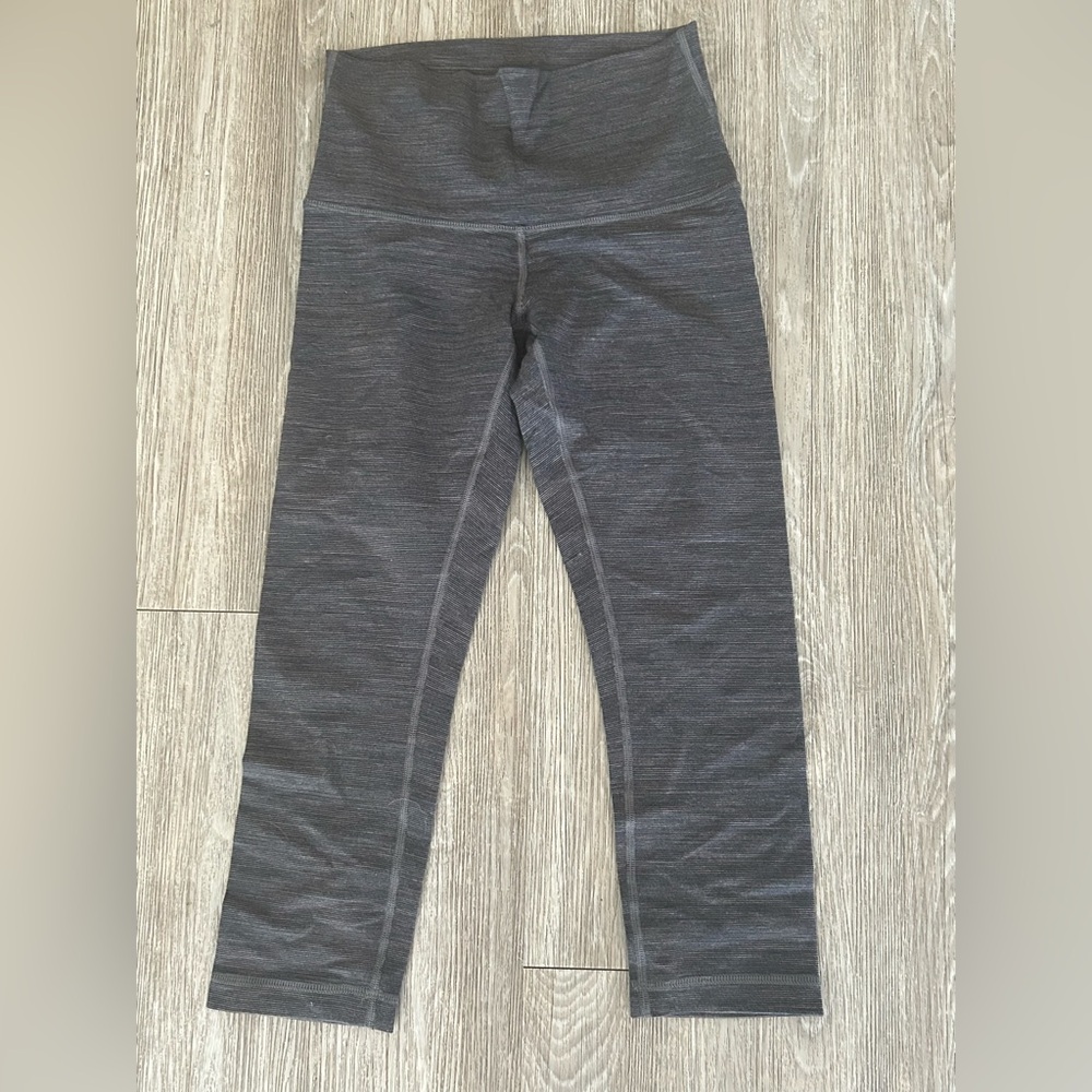 Lululemon Wunder Under High-Rise Capris Gray Stripe size 6